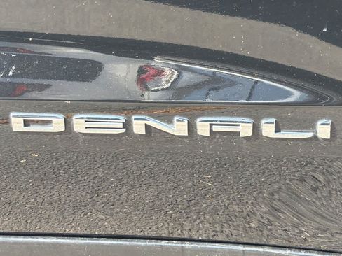 Used 2021 GMC Sierra 1500 Denali w/ Denali Ultimate Package AWD/4WD image 12