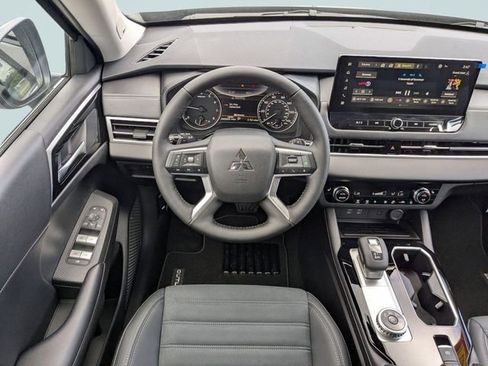 New 2026 Mitsubishi Outlander SE FWD image 14