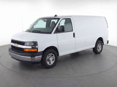 Used 2025 Chevrolet Express 3500 LT w/ LT Preferred Equipment Group RWD image 3