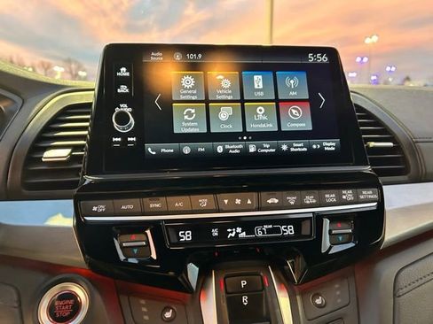 Used 2025 Honda Odyssey Sport-L image 17