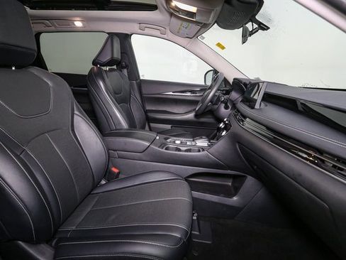 Used 2023 INFINITI QX60 Pure image 17