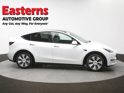 Used 2021 Tesla Model Y Long Range AWD/4WD image 40