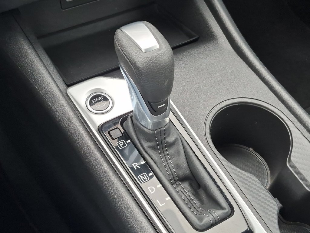 Used 2025 Nissan Altima 2.5 SV FWD image 16