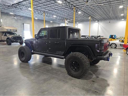 Used 2020 Jeep Gladiator Rubicon AWD/4WD image 5