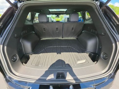 Used 2025 Chevrolet Blazer RS AWD/4WD image 19