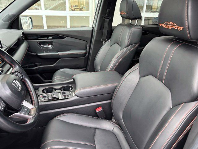 Used 2024 Honda Pilot TrailSport image 11