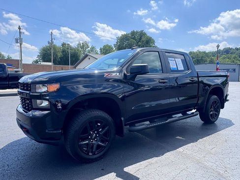 Used 2021 Chevrolet Silverado 1500 Custom Trail Boss w/ Midnight Edition AWD/4WD image 2