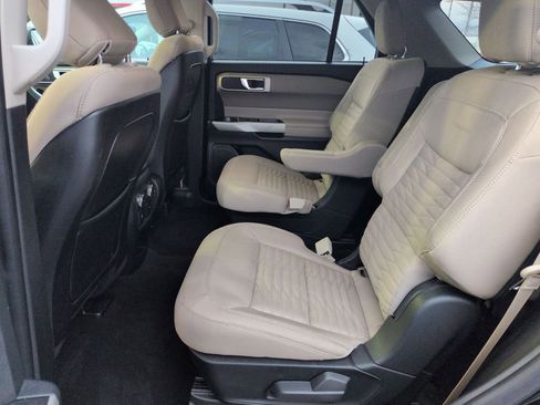 Used 2020 Ford Explorer XLT w/ Comfort Package image 25