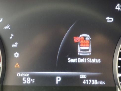 Used 2023 Toyota Highlander LE image 18