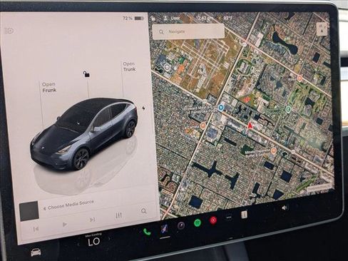 Used 2025 Tesla Model Y Long Range RWD image 13
