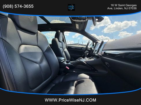Used 2017 Porsche Cayenne Platinum Edition image 23