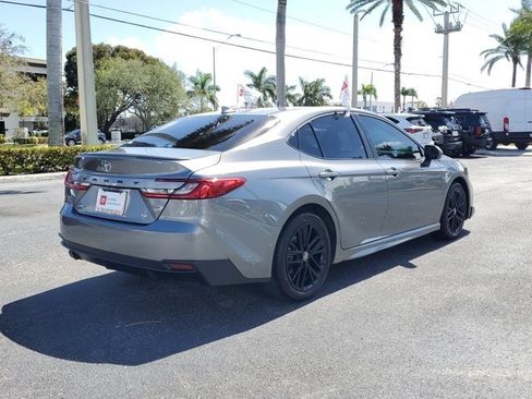 Used 2026 Toyota Camry SE w/ Convenience Package image 4