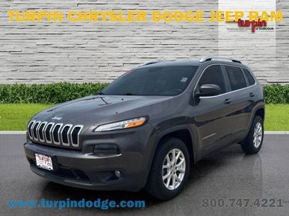 Used 2018 Jeep Cherokee Latitude Plus w/ Cold Weather Group