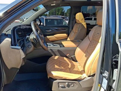 Used 2022 Cadillac Escalade Premium Luxury AWD/4WD image 11
