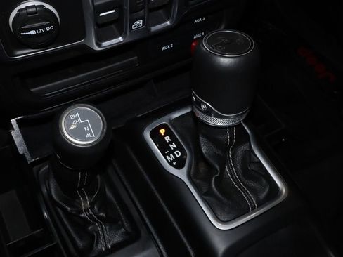 Used 2018 Jeep Wrangler Unlimited Sahara w/ Cold Weather Group image 32