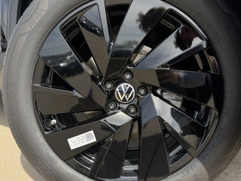 New 2026 Volkswagen Atlas SE image 10