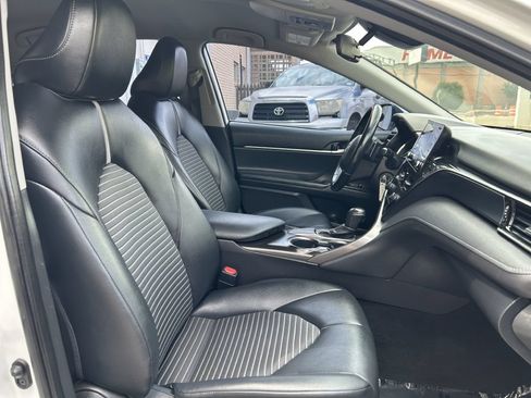 Used 2021 Toyota Camry SE FWD image 21