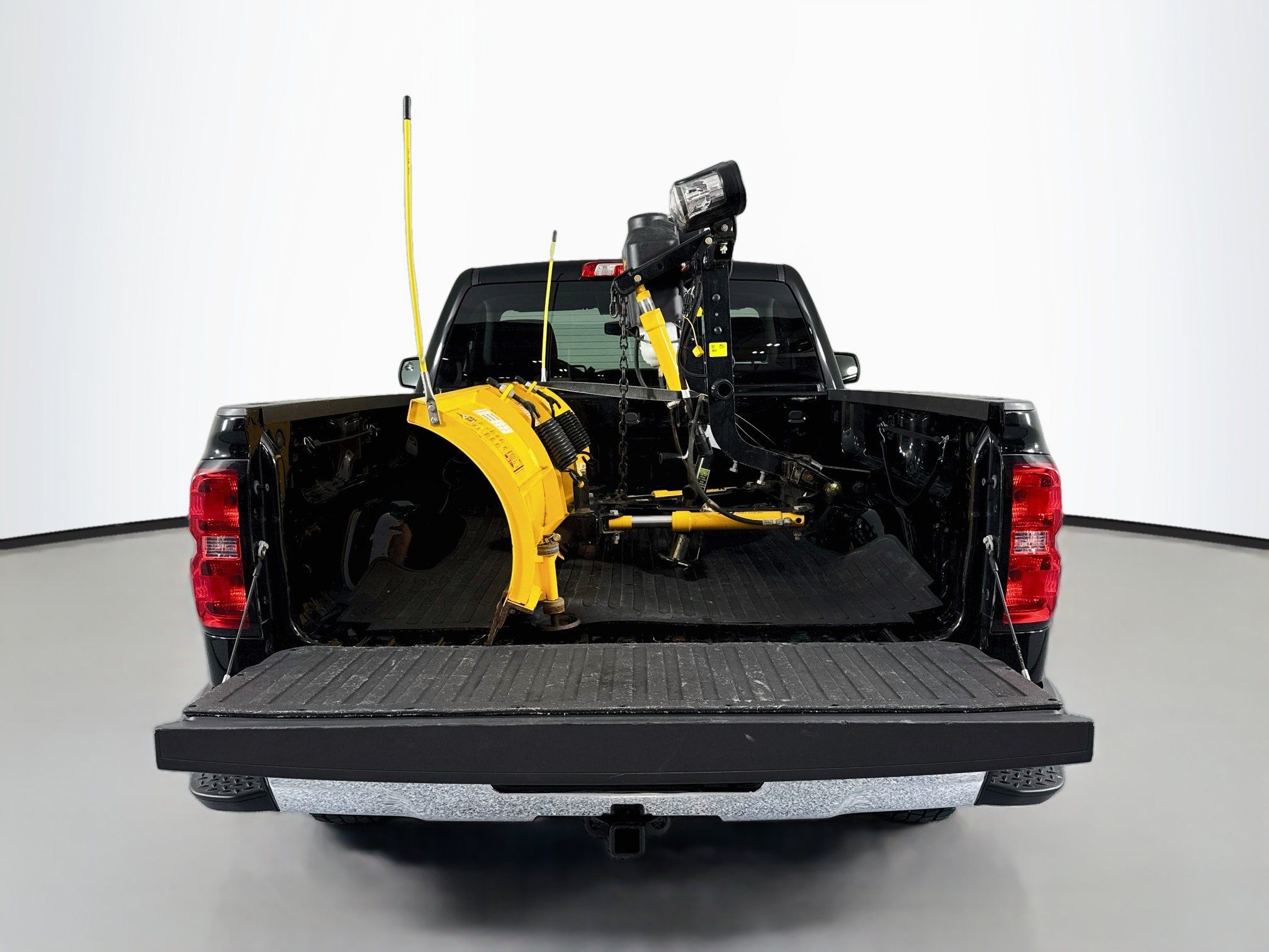 Used 2015 Chevrolet Silverado 1500 LT w/ LT Convenience Package AWD/4WD image 6