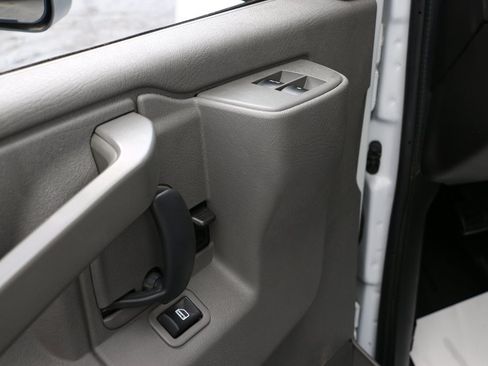 Used 2021 Chevrolet Express 3500 w/ Power Convenience Package RWD image 11