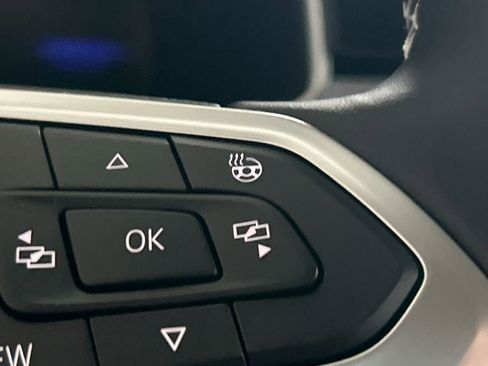 New 2026 Volkswagen Taos SE image 19