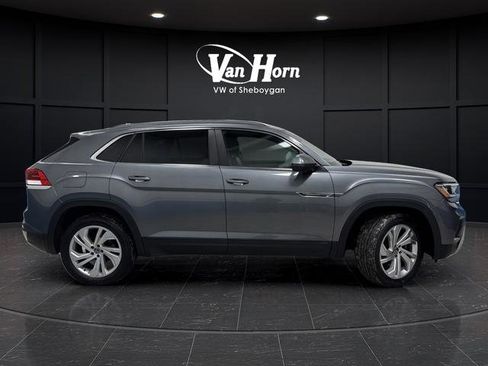 Used 2020 Volkswagen Atlas Cross Sport SEL image 2