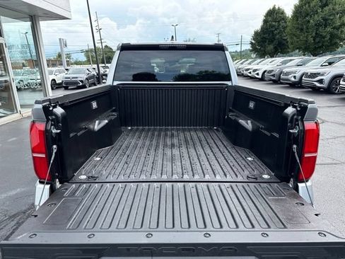 Used 2026 Toyota Tacoma SR5 AWD/4WD image 31
