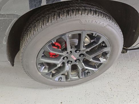 Used 2024 GMC Yukon Denali w/ Denali Reserve Package image 25