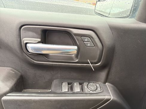 Used 2023 Chevrolet Silverado 1500 Custom image 14