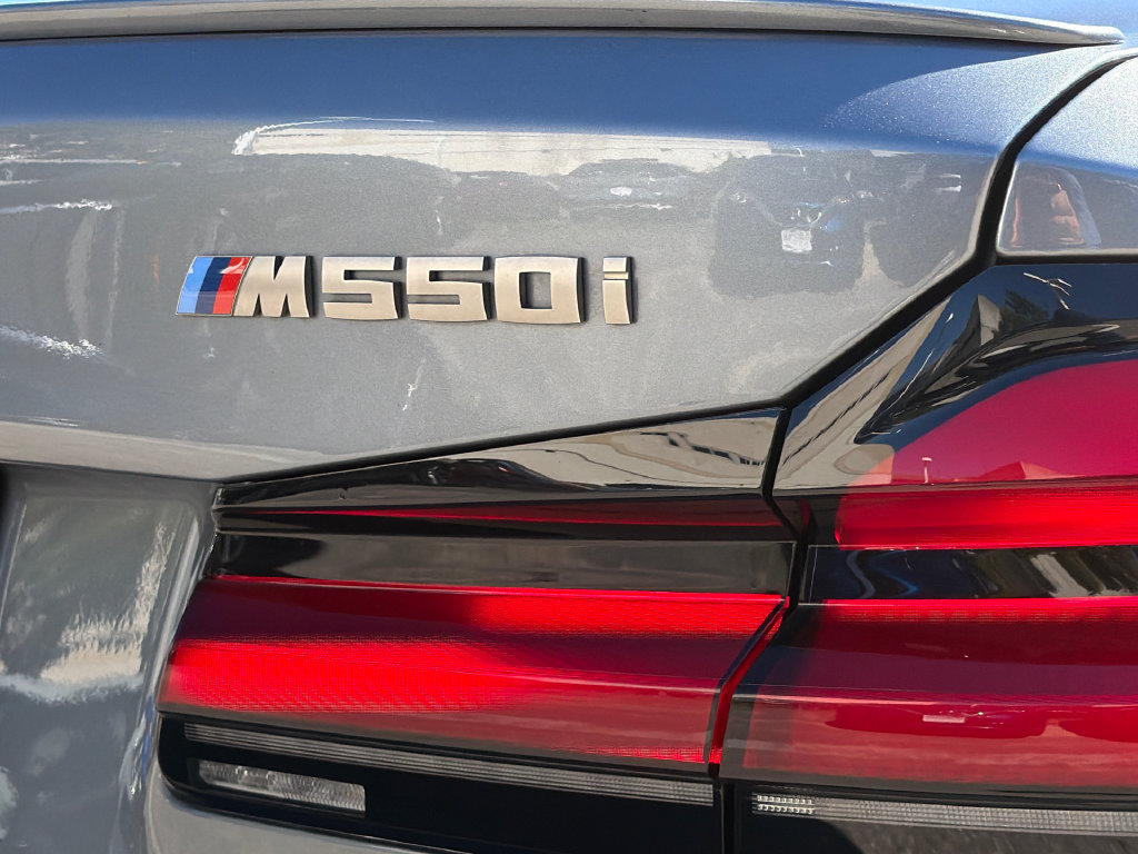 Used 2021 BMW M550i xDrive w/ Premium Package AWD/4WD image 8