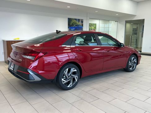 New 2026 Hyundai Elantra Limited image 7