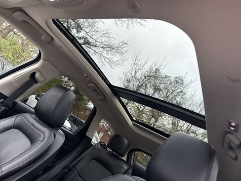 Used 2023 Lincoln Corsair Standard w/ Equipment Group 101A image 30