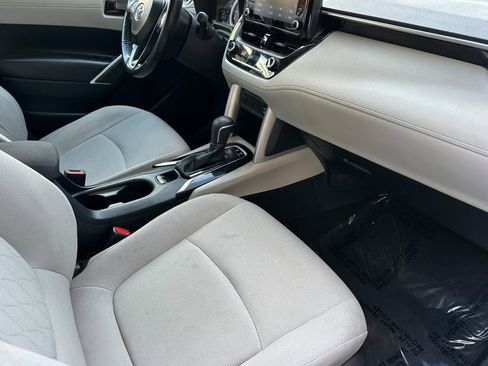 Used 2022 Toyota Corolla Cross LE image 20