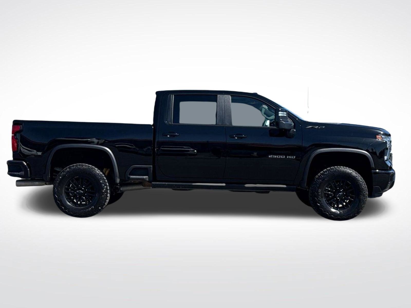 Used 2025 Chevrolet Silverado 2500 ZR2 w/ Technology Package AWD/4WD image 2