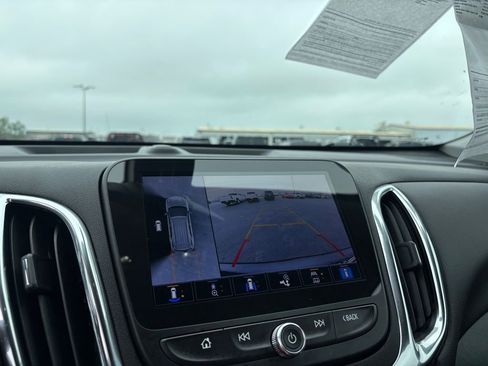 Used 2023 Chevrolet Equinox LT image 19