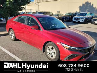 Used 2025 Hyundai Elantra SE FWD video 1