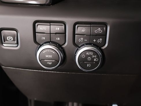 Used 2026 GMC Sierra 2500 AT4 w/ AT4 Premium Plus Package AWD/4WD image 8