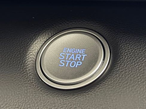 Used 2023 Hyundai Elantra SEL w/ Preferred Accessory Package FWD image 22