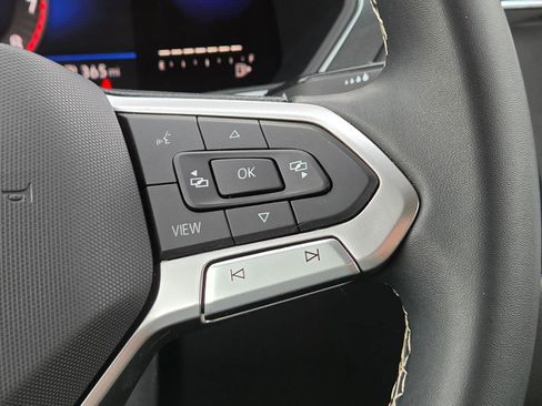 Certified 2023 Volkswagen Tiguan SE image 27