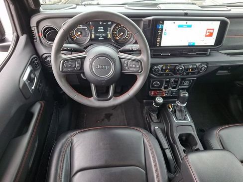 Used 2024 Jeep Gladiator Rubicon image 11