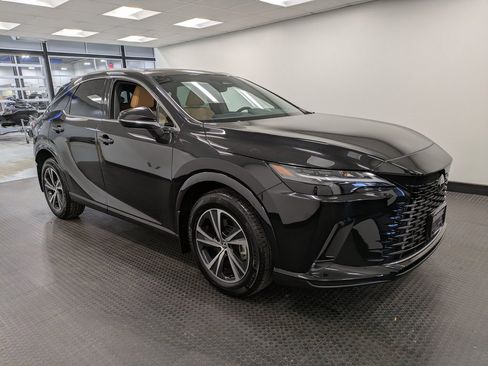 Used 2024 Lexus RX 350 Premium image 3