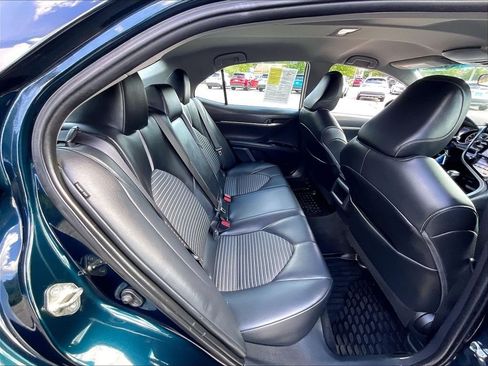 Used 2020 Toyota Camry SE FWD image 16