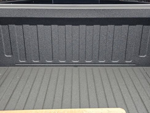New 2026 RAM 1500 Laramie AWD/4WD image 13