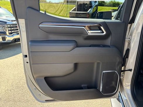 New 2026 Chevrolet Silverado 1500 RST w/ Dark Appearance Package AWD/4WD image 21