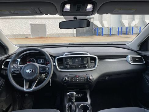 Used 2018 Kia Sorento L FWD image 5