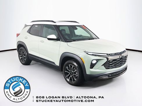 Used 2025 Chevrolet TrailBlazer ACTIV w/ Convenience Package image 1