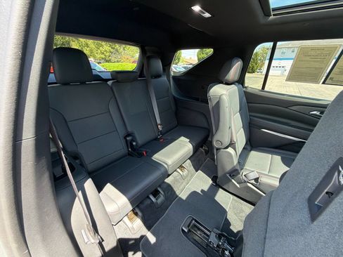 Used 2024 Chevrolet Traverse Z71 w/ LPO, Floor Liner Package AWD/4WD image 29