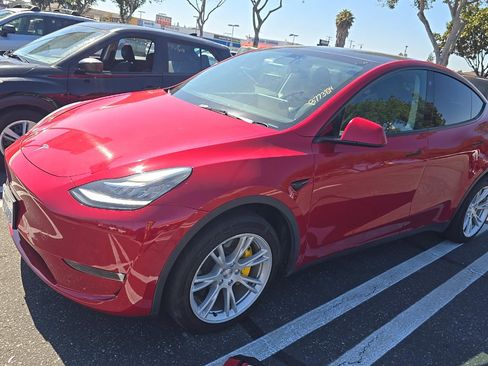 Used 2022 Tesla Model Y Long Range AWD/4WD image 19