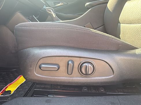 Used 2025 Chevrolet Malibu LT FWD image 9