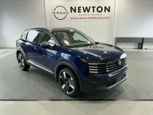 Used 2025 Nissan Kicks SR image 1