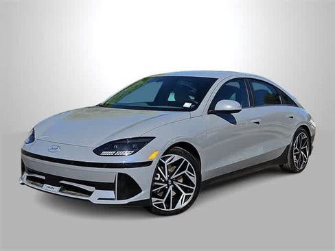 Used 2023 Hyundai Ioniq 6 SEL image 1